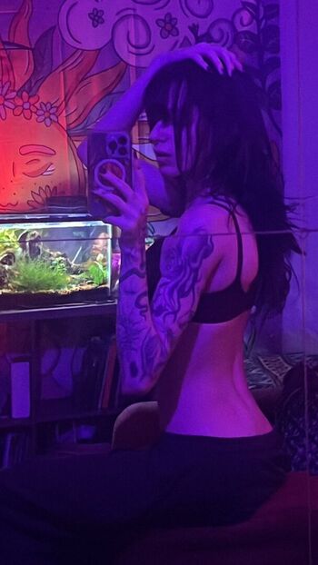 Full leaked Tomis party private photo