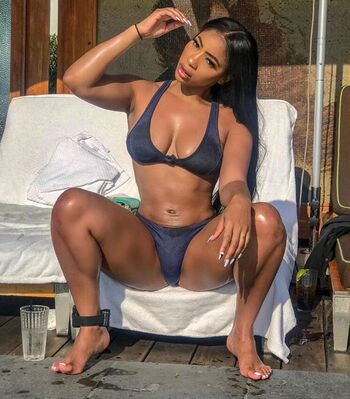 Full leaked Tommie lee private photo