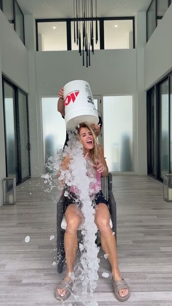 Full leaked Torrie wilson private photo