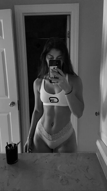 Full leaked Trinity hadel private photo