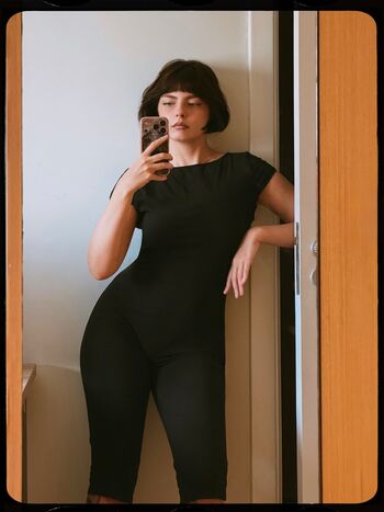 Leaked Knifegrlfriend/ private photo viral onlyfans