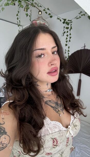 Full leaked Tuttilicious private photo