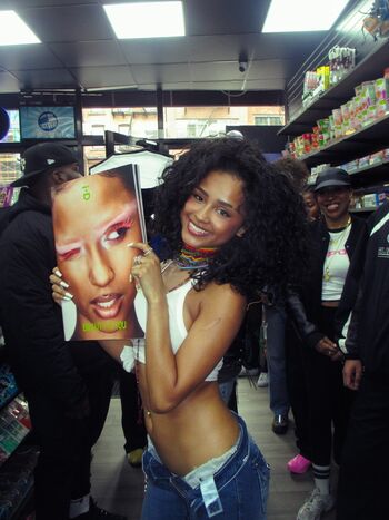 Full leaked Tyla private photo