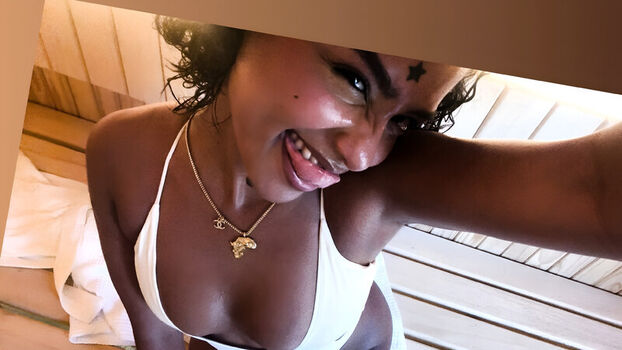 Full leaked Tyla private photo