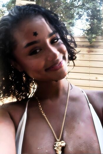 Full leaked Tyla private photo