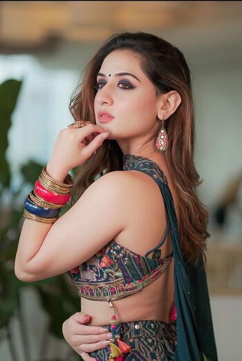 Full leaked Uditi singh private photo