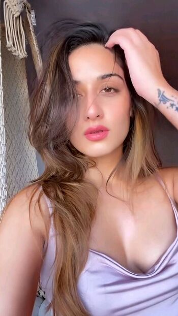 Full leaked Uditi singh private photo