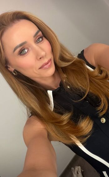 Full leaked Una healy private photo