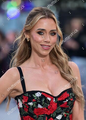 Full leaked Una healy private photo