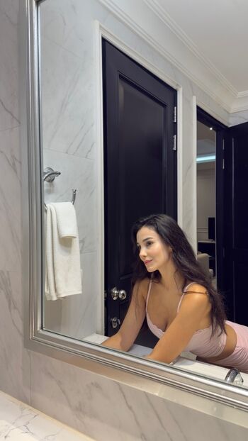 Full leaked Vahide bulu private photo