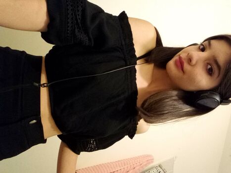 Full leaked Valecast private photo