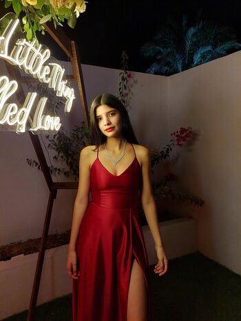 Full leaked Valecast private photo