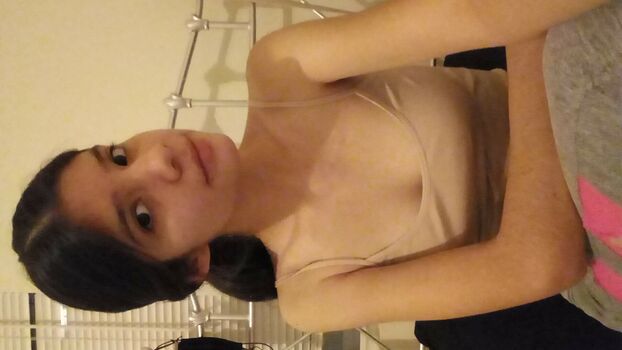 Full leaked Valecast private photo