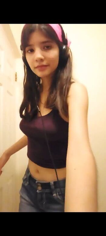 Full leaked Valecast private photo