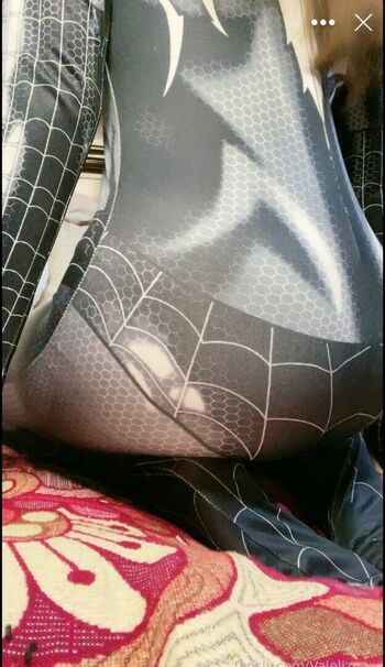 Full leaked Valelizuwu private photo