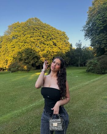 Full leaked Valeria private photo