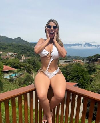 Full leaked Valeriaglaprofe private photo