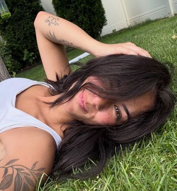 Full leaked Valiroe private photo