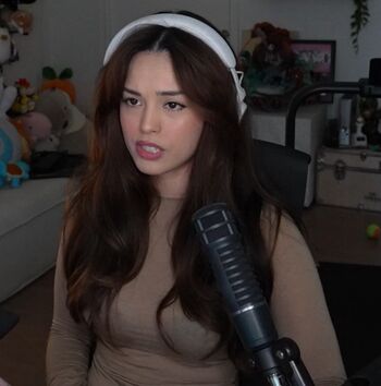 Full leaked Valkyrae page private photo