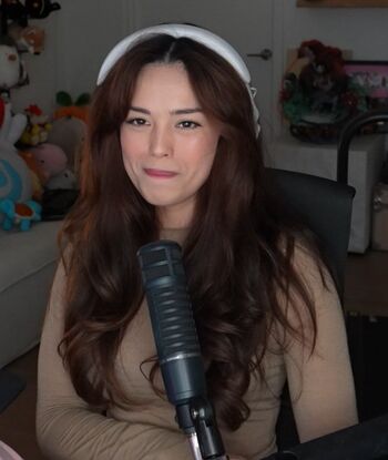 Full leaked Valkyrae page private photo