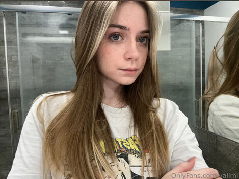 Full leaked Vallmi private photo