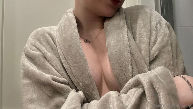 Full leaked Vallmi private photo