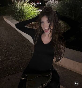 Full leaked Valmadeaa private photo