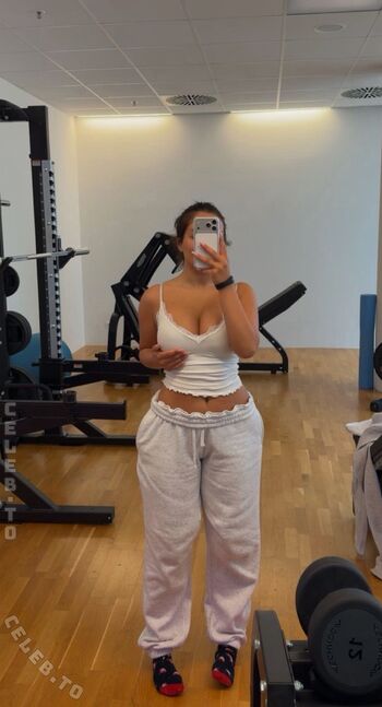 Full leaked Valonaash page private photo