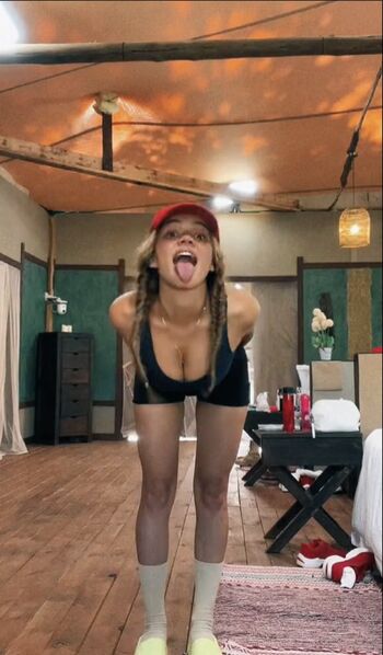 Full leaked Valya karnaval page private photo