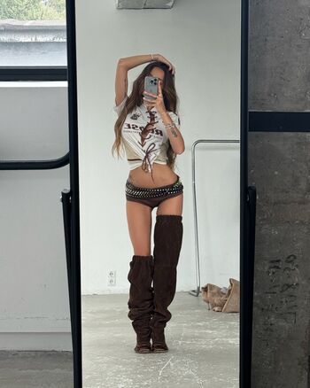 Full leaked Valya karnaval page private photo