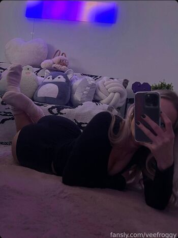 Full leaked Veefroggy private onlyfans photo