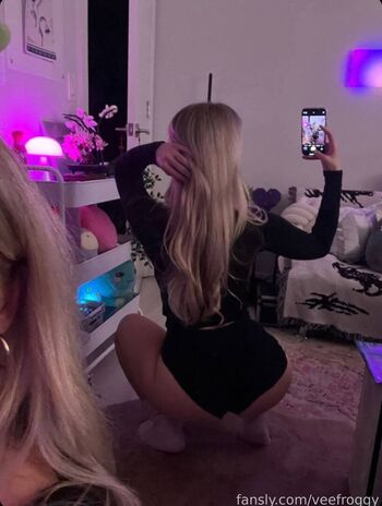 Full leaked Veefroggy private onlyfans photo