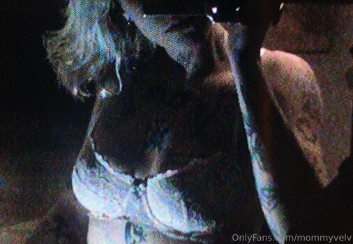 Full leaked Velvetears private photo