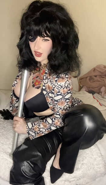 Full leaked Venom wifey page private photo