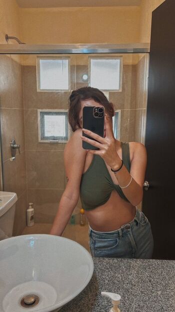 Full leaked Venusrahek private photo