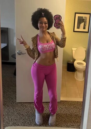 Full leaked Veondremitchell private photo
