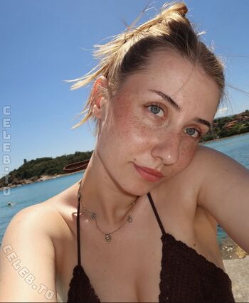 Full leaked Veylarenee private photo