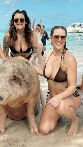 Full leaked Vicki howard private photo