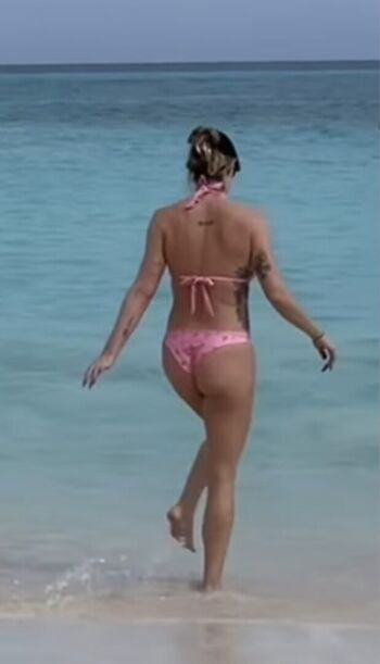Full leaked Vicki howard private photo