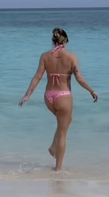 Full leaked Vicki howard private photo