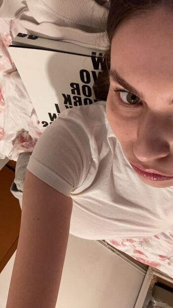 Full leaked Vickymuse private photo