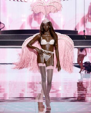 Full leaked Victoria s secret angels page private photo