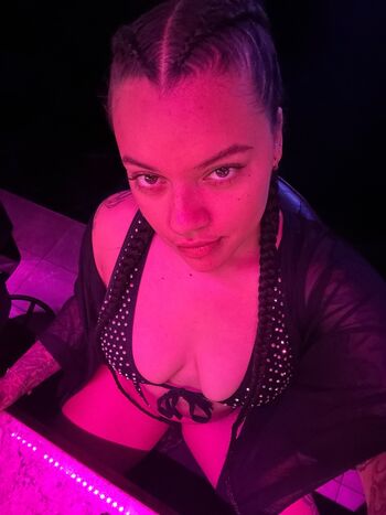 Full leaked Vieraralyn private photo