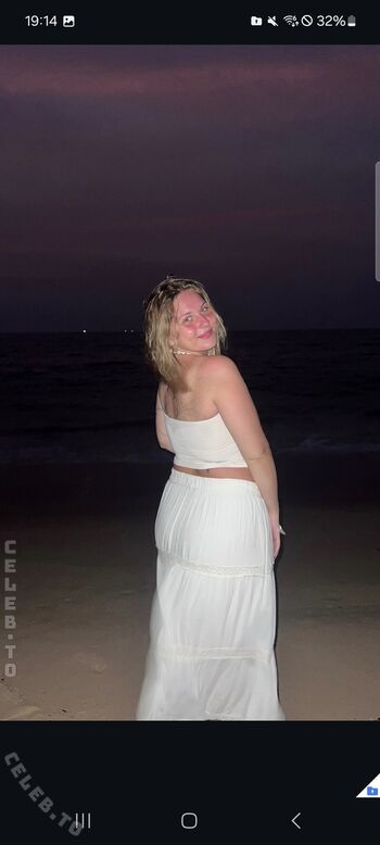 Full leaked Viky kid private photo