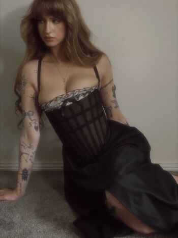 Full leaked Vintageswanmaiden private photo