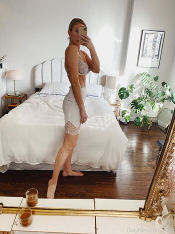 Full leaked Viv cole private photo