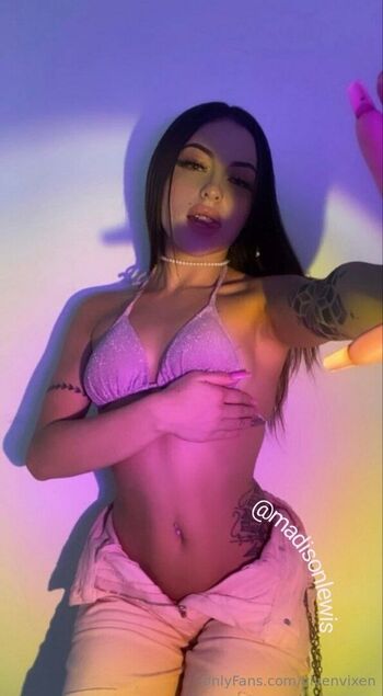 Full leaked Vivenvixen page private photo