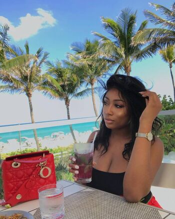 Leaked Bollywoodtrapqueen/ private photo viral onlyfans