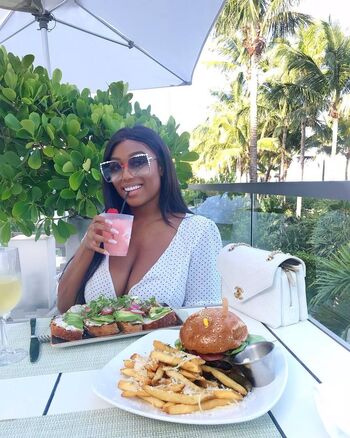 Leaked Alessandra liu / private photo viral onlyfans