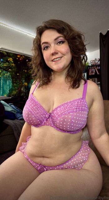 Full leaked Vixenshelby private photo